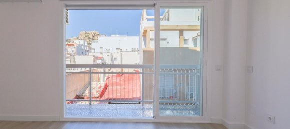 3 Schlafzimmer Wohnung in Alicante, Spain, Nr. 152867 4