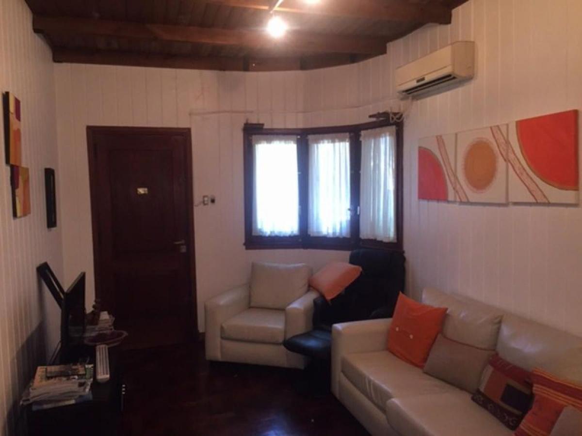 Дом с 3 спальнями в Ломас-де-Самора, Аргентина № 101326