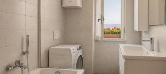 3 Schlafzimmer Wohnung in Genoa, Italy, Nr. 352409 12