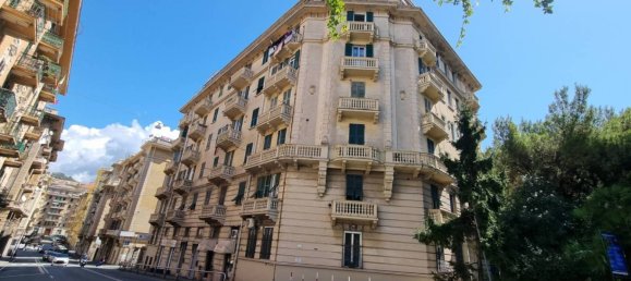 3 Schlafzimmer Wohnung in Genoa, Italy, Nr. 352409 2