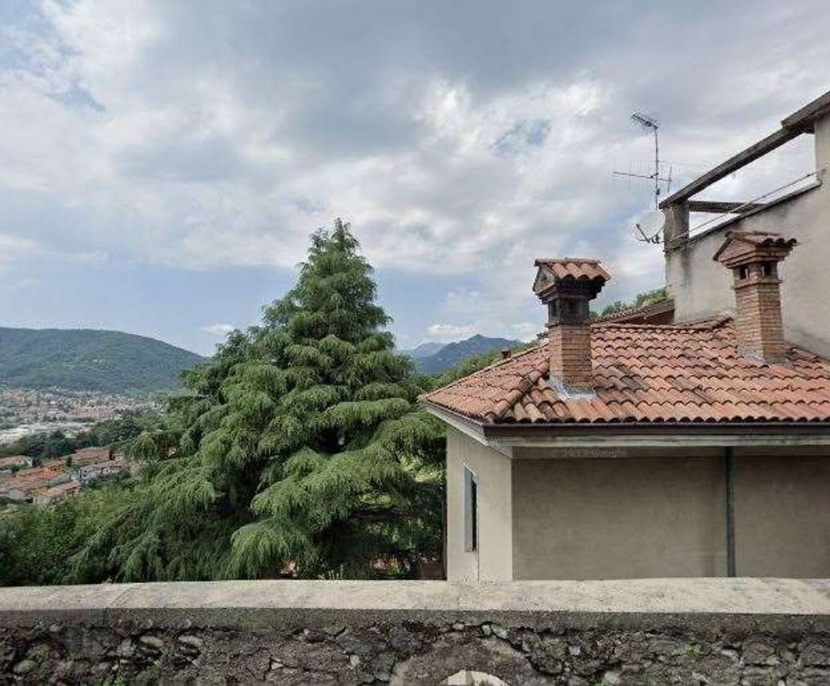 2 rooms Duplex in Calolziocorte, Italy No. 4424