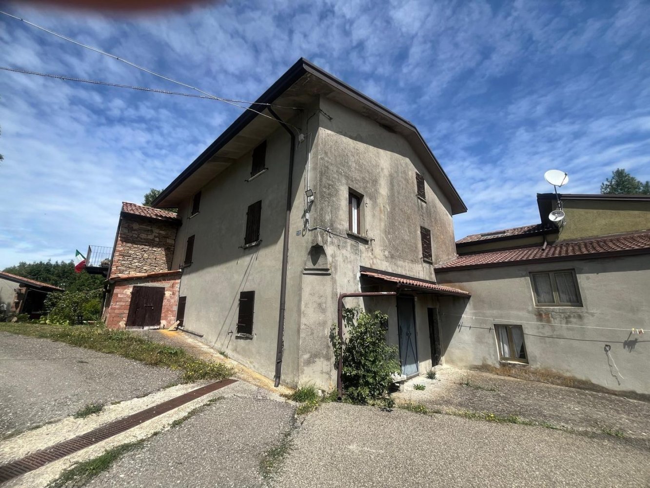 7 rooms House in Morfasso, Italy No. 283430