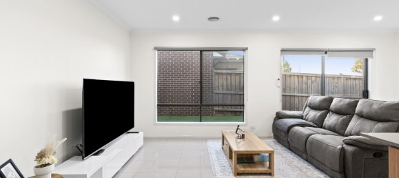 3 bedrooms House in Tarneit, Australia No. 801 13