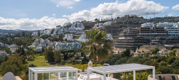 3 bedrooms Penthouse in La Quinta, Spain No. 186036 38