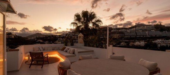 3 bedrooms Penthouse in La Quinta, Spain No. 186036 43