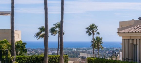 3 bedrooms Penthouse in La Quinta, Spain No. 186036 30