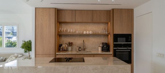 3 bedrooms Penthouse in La Quinta, Spain No. 186036 3