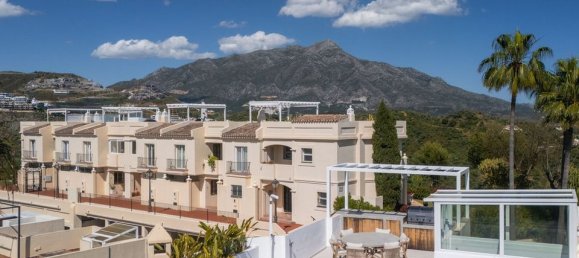 3 bedrooms Penthouse in La Quinta, Spain No. 186036 34