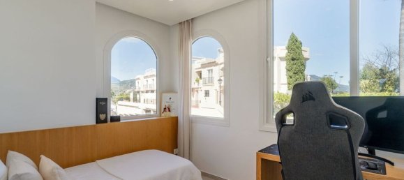 3 bedrooms Penthouse in La Quinta, Spain No. 186036 20