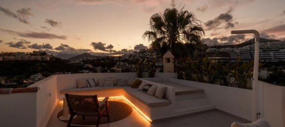 3 bedrooms Penthouse in La Quinta, Spain No. 186036 44