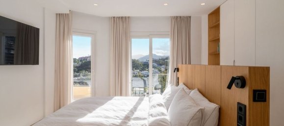 3 bedrooms Penthouse in La Quinta, Spain No. 186036 14