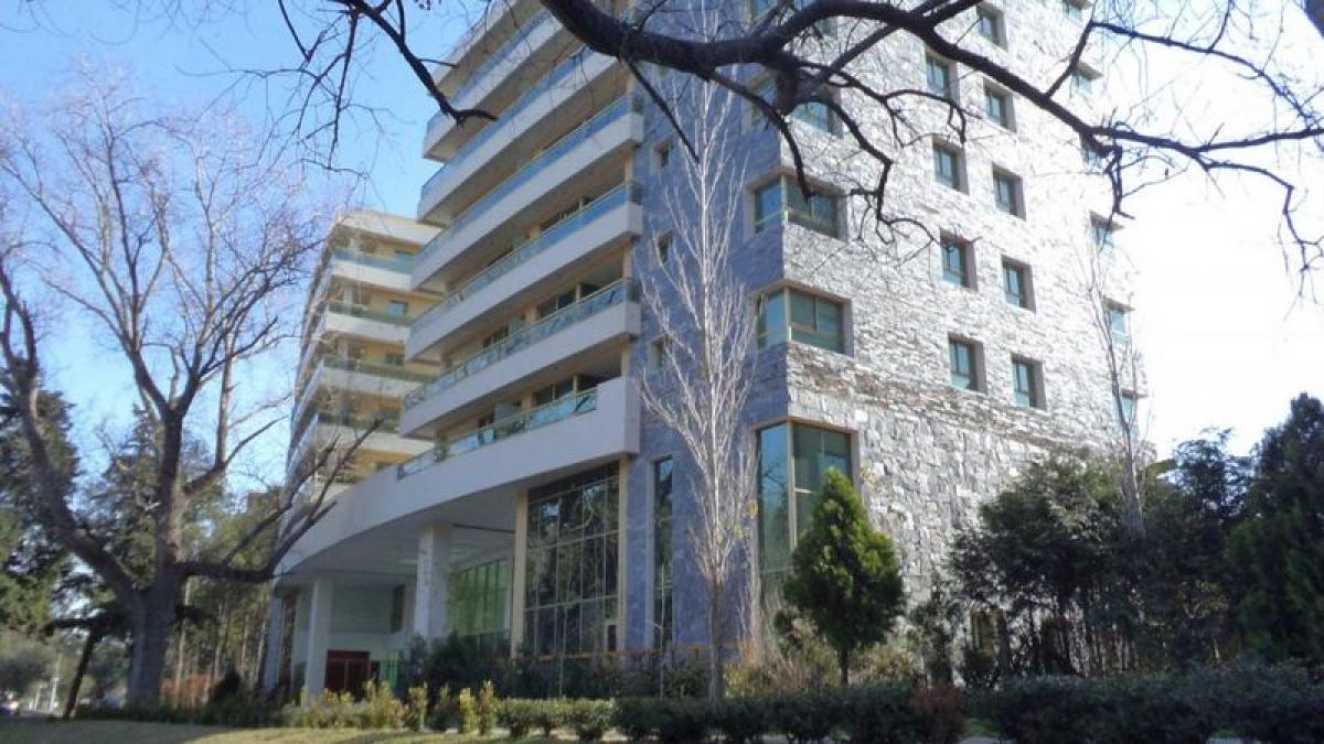 Apartamento de 3 dormitorios en Mar del Plata, Argentina No. 86750