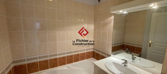 3 bedrooms Apartment in Grenoble, France No. 243678 8