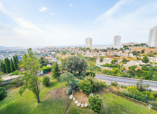 3 bedrooms Apartment in Marseille, France No. 325672