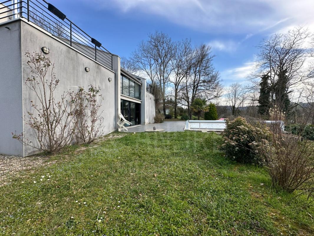 4 bedrooms Villa in Viriville, France No. 194160