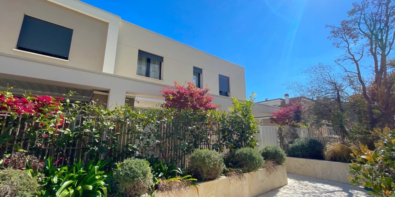 2 bedrooms Villa in San Benedetto del Tronto, Italy No. 61207