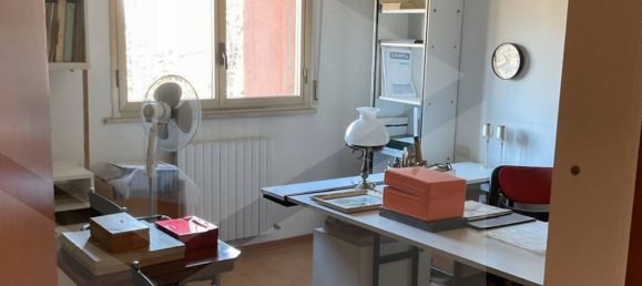 5-salle Appartement à Castello d'Argile, Italy No. 17880 15