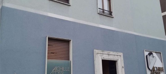 4-salle Appartement à Busto Arsizio, Italy No. 80660 4