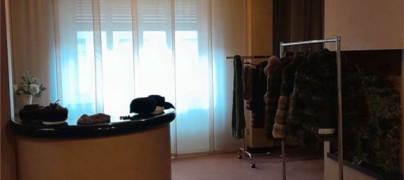 4-salle Appartement à Busto Arsizio, Italy No. 80660 6