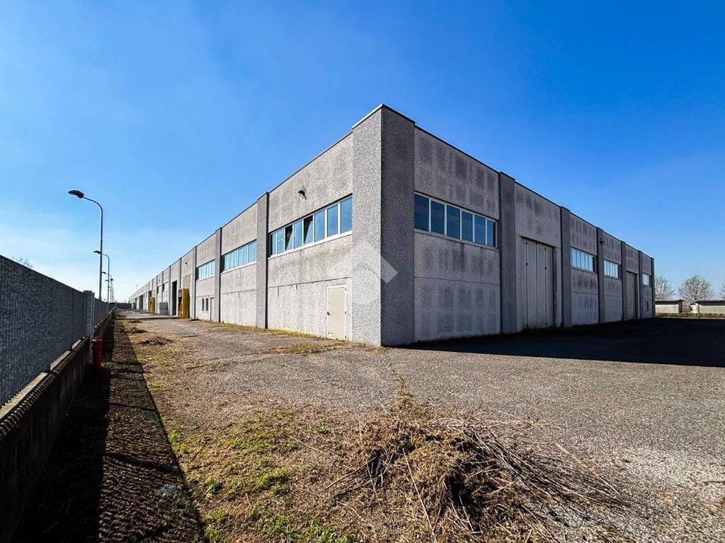 1 room Warehouse in Offlaga, Italy No. 52695