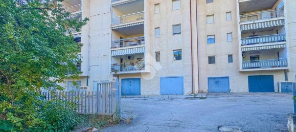 Квартира с 3 спальнями в Кьети, Италия № 346131 18