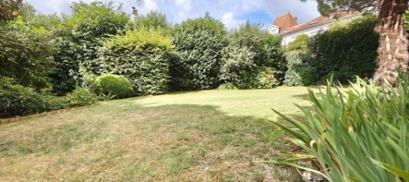 5 bedrooms House in Montmorency, France No. 360343 7