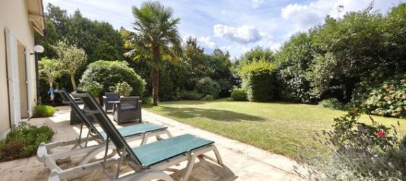 5 bedrooms House in Montmorency, France No. 360343 5