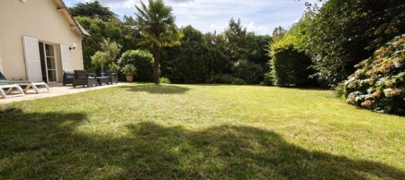 5 bedrooms House in Montmorency, France No. 360343 6