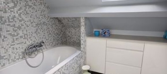 5 bedrooms House in Montmorency, France No. 360343 17