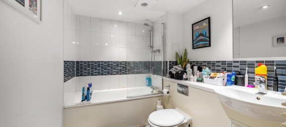 1 bedroom Apartment in London, United Kingdom No. 9654 5