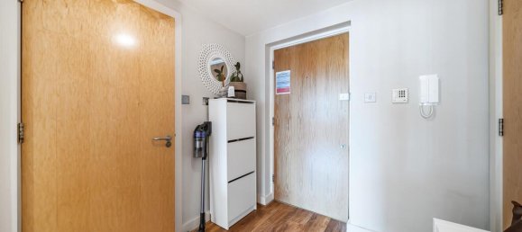 1 bedroom Apartment in London, United Kingdom No. 9654 7