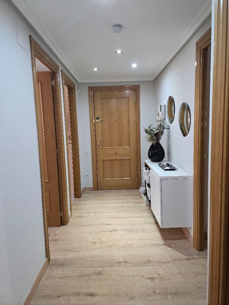 3 bedrooms Apartment in Zaragoza, Spain No. 210413