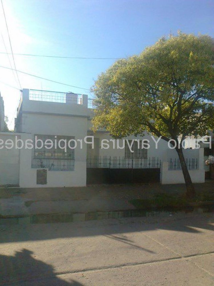 2 bedrooms House in Moron, Argentina No. 61790