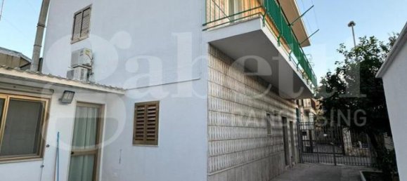 6-salle Villa à Bari, Italy No. 77221 28