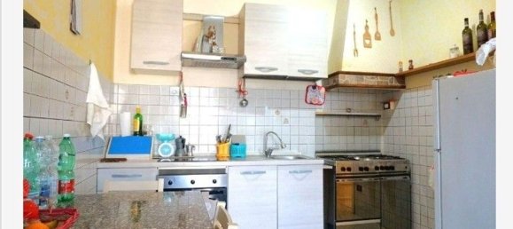 Apartamento de 3 divisões em Pontedera, Italy N.º 271843 3