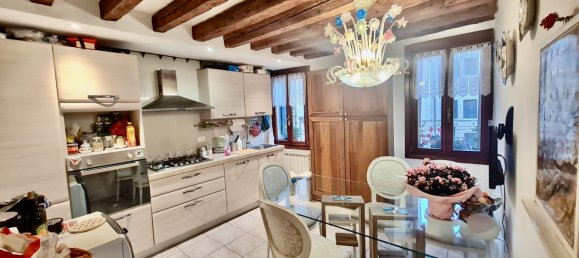 2 bedrooms Apartment in Venice, Italy No. 196187 5