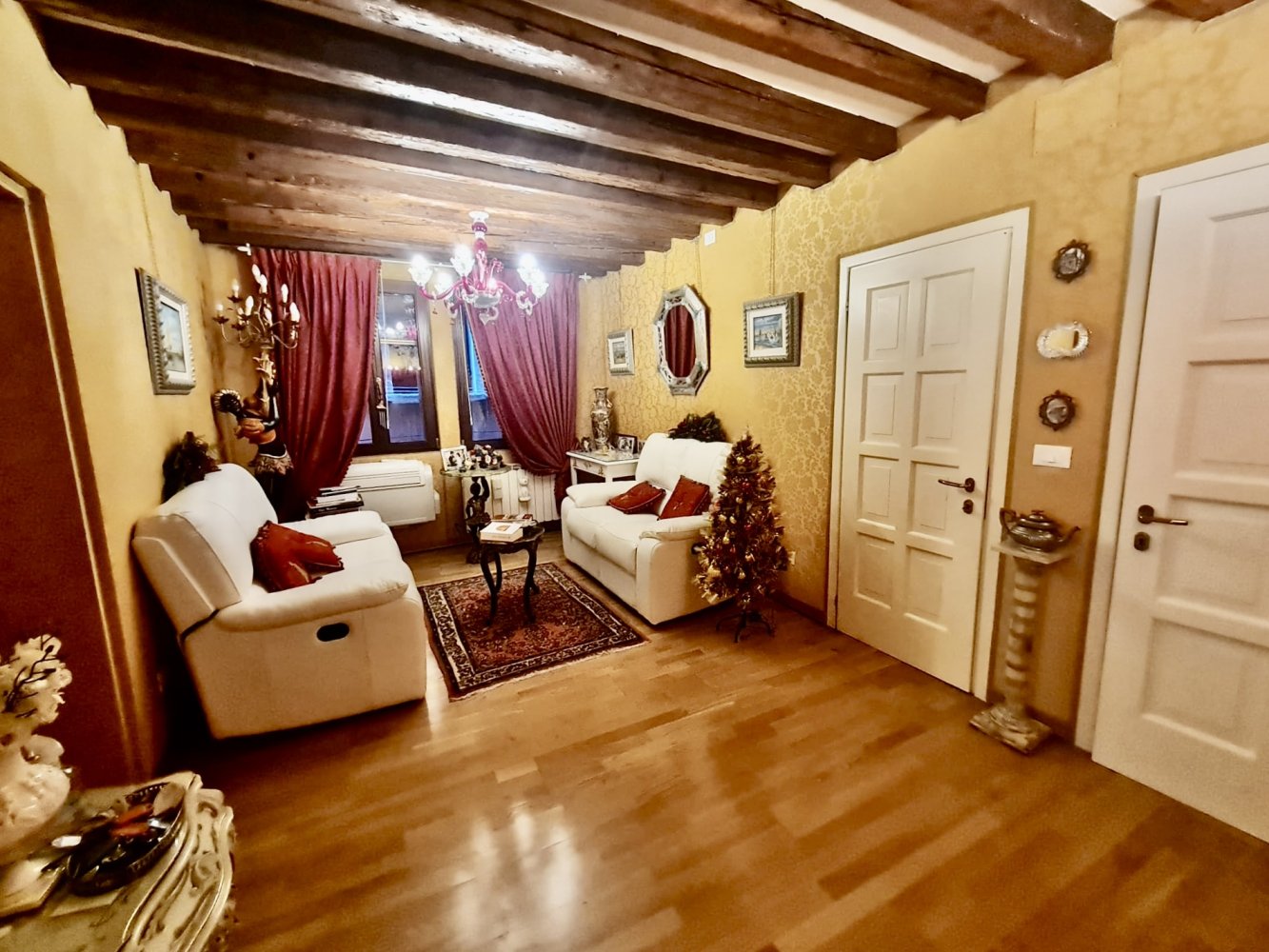 2 bedrooms Apartment in Venice, Italy No. 196187