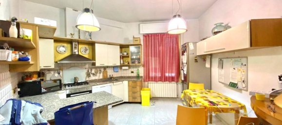 5 rooms Apartment in La Spezia, Italy No. 74611 7