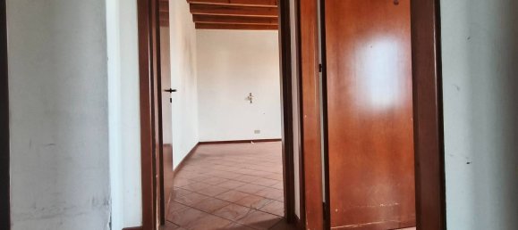 4 bedrooms Apartment in Creazzo, Italy No. 328061 17