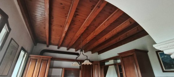 4 bedrooms Apartment in Creazzo, Italy No. 328061 10