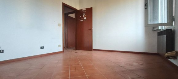 4 bedrooms Apartment in Creazzo, Italy No. 328061 19