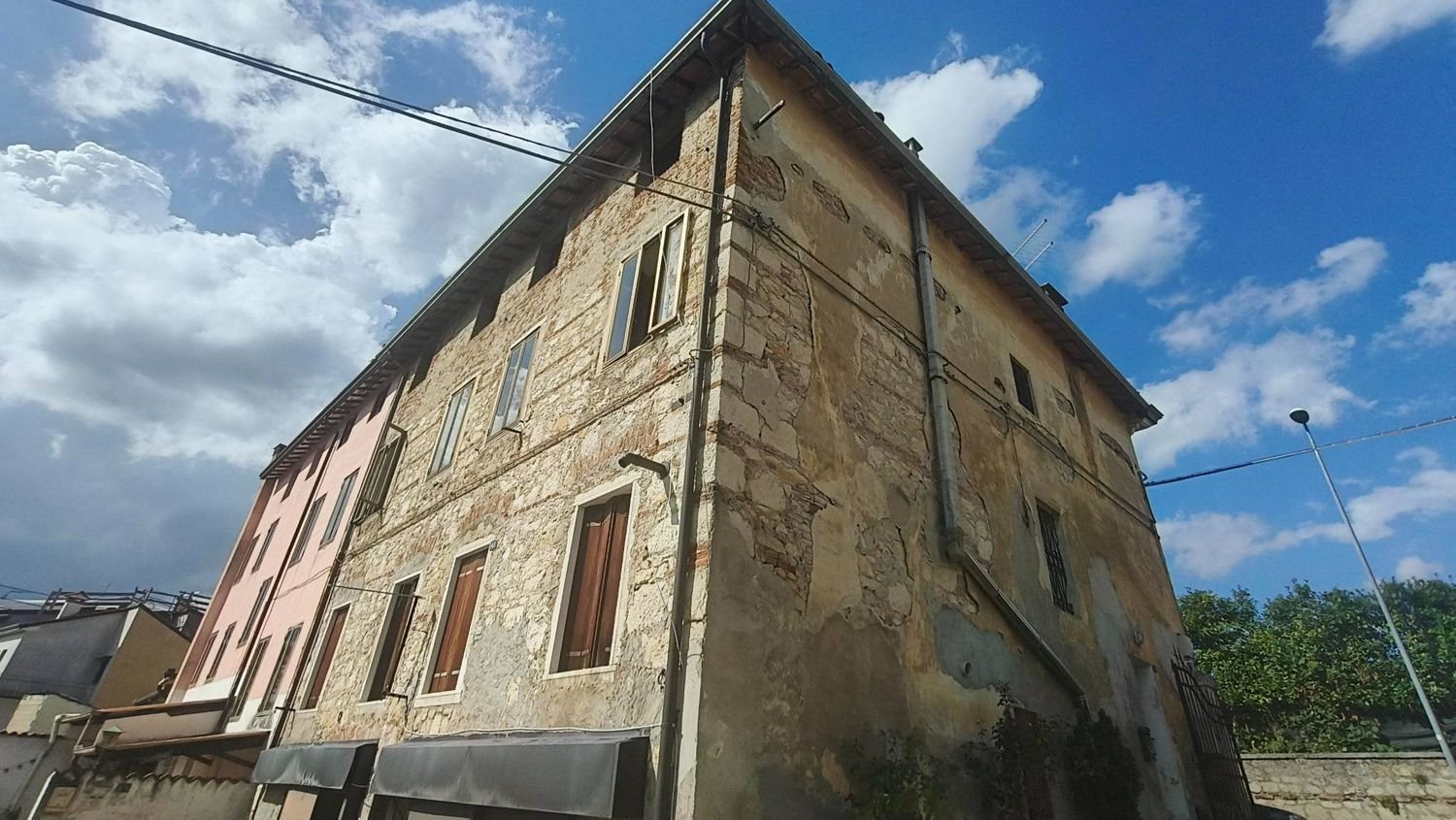 4 bedrooms Apartment in Creazzo, Italy No. 328061