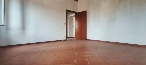 4 bedrooms Apartment in Creazzo, Italy No. 328061 16