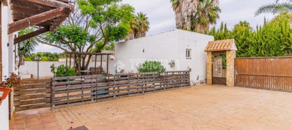 Дом с 4 комнатами в Кадис, Испания № 146083 3