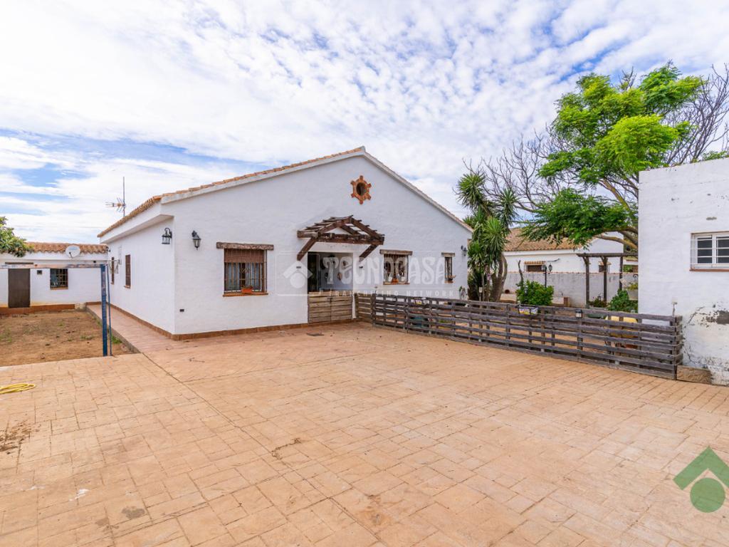 Дом с 4 комнатами в Кадис, Испания № 146083