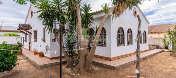 Дом с 4 комнатами в Кадис, Испания № 146083 2