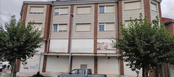 165m² Commercial property in Cuatrovientos, Spain No. 29305 2