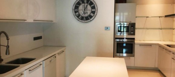 4 bedrooms Condo in Bangkok, Thailand No. 588 3