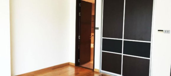 4 bedrooms Condo in Bangkok, Thailand No. 588 10