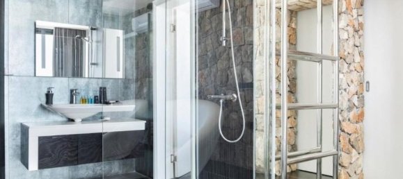 6 bedrooms Commercial property in Budva, Montenegro No. 93 16